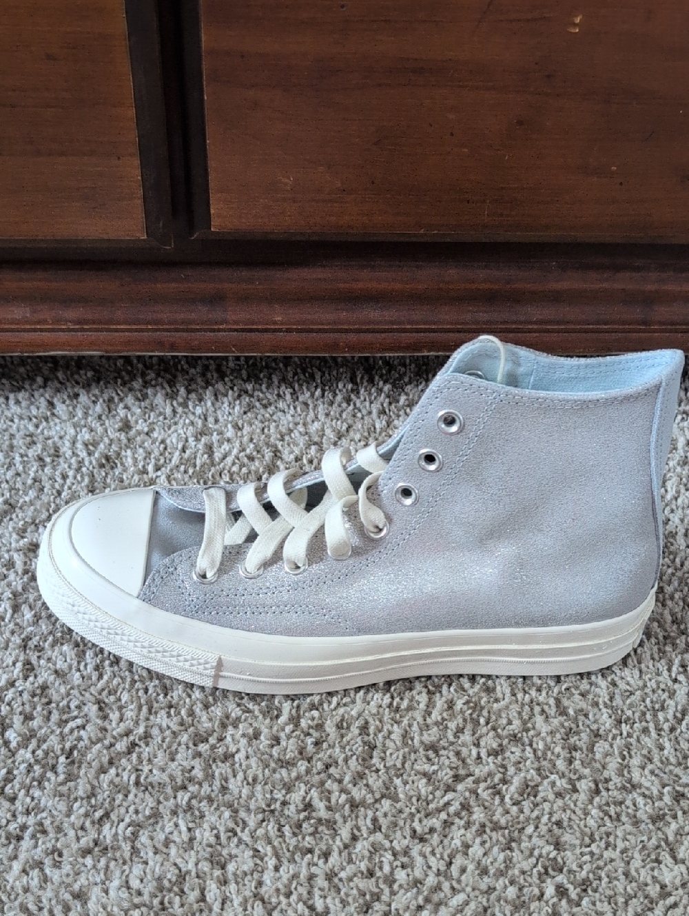 High-Top Women's Sneakers in Light Gray - Classic Casual Style